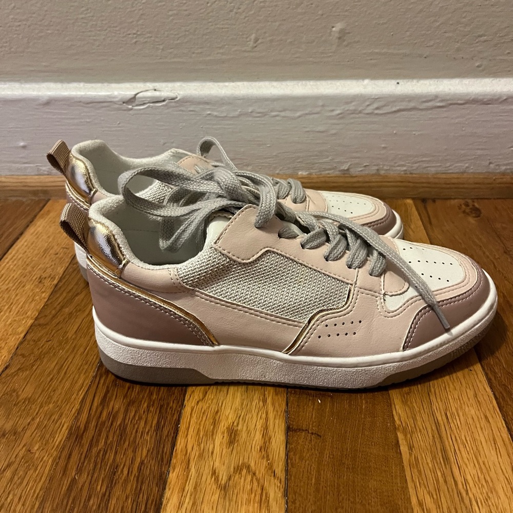 ShuShop Sneakers